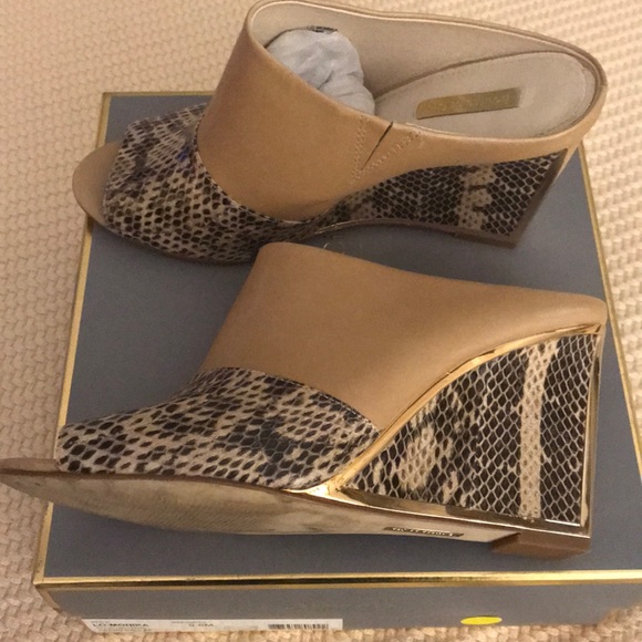 Snake & Milano calf leather slides w/gold trim. - Picture 2 of 6